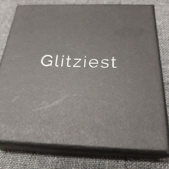 Circular Geometric Pendant Necklace. NIB - Picture 2 of 3